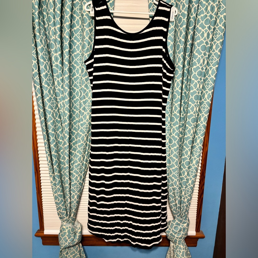 High-Low Dress - Picture 4 of 4